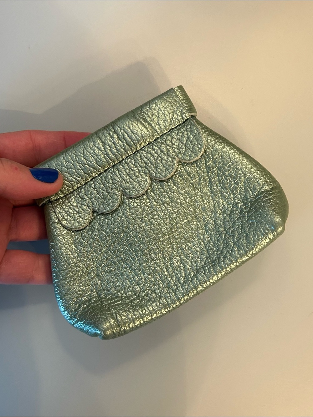 Portland Leather Goods Green Metallic Scallop Leather Coin Penny Pouch - Picture 7 of 9